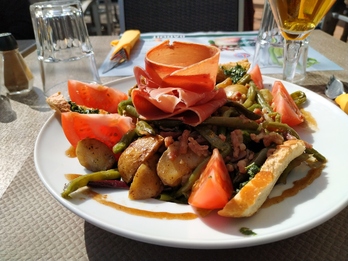 Salade paysanne - Le Café 23 à Gassin - https://gassin.eu