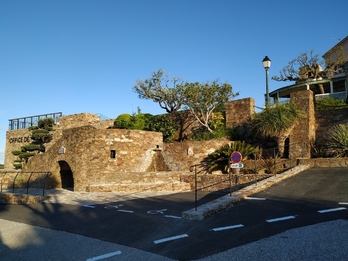 La place Léon Martel à Gassin