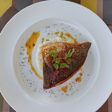 Tomate burratina supplément truffe La Ciboulette - restaurant avec vue panoramique à Gassin - https://gassin.eu