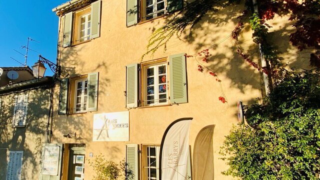 Façade